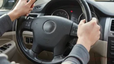 Steering Wheel Vibrations, Noises, and Handling Problems — Complete Diagnosis & Fixes (Ultimate Guide)