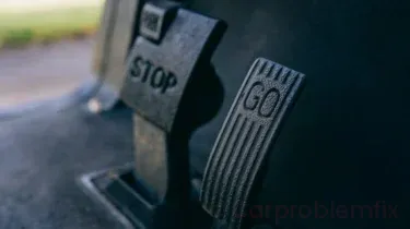 Car Makes Grinding Noise When Braking – Causes, Diagnosis & Fixes